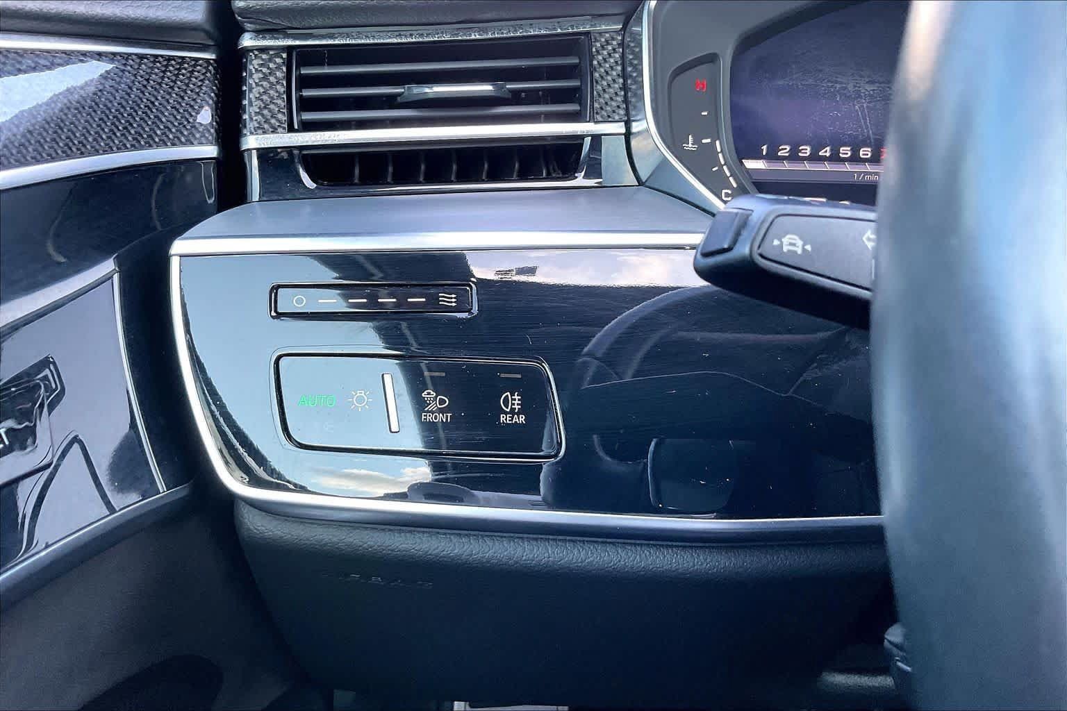 Used 2020 Audi S8 L w/ S8 Executive Package AWD/4WD image 34