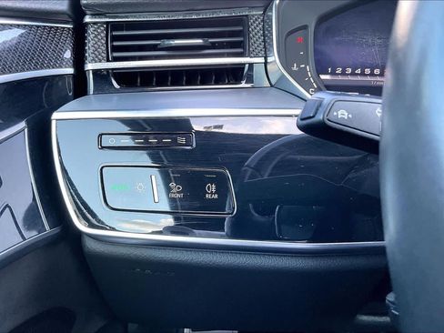 Used 2020 Audi S8 L w/ S8 Executive Package AWD/4WD image 34