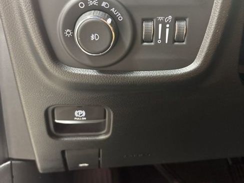 Used 2023 Jeep Grand Cherokee L Summit w/ Luxury Tech Group V RWD image 16