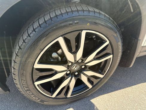 Used 2020 Honda Pilot Touring image 11