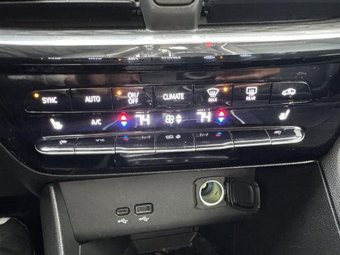 Used 2025 Buick Encore GX Avenir w/ Avenir Convenience Package image 19