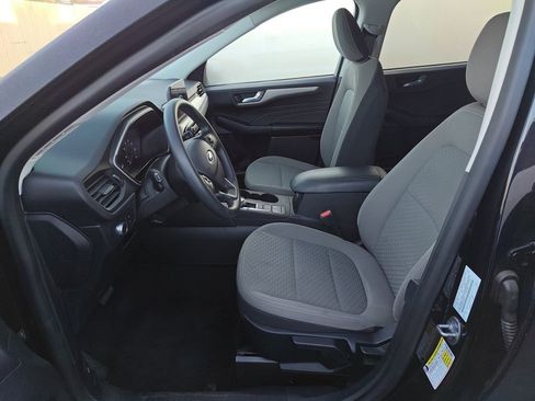 Certified 2021 Ford Escape SE image 6