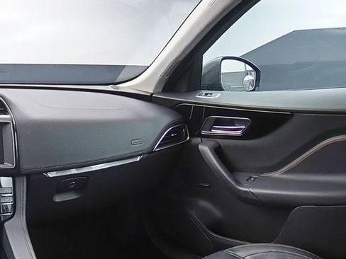 Used 2020 Jaguar F-PACE Prestige image 21
