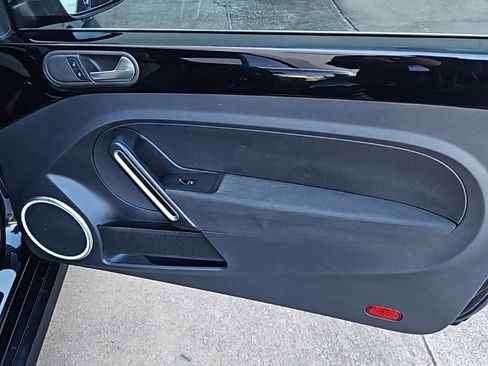 Used 2018 Volkswagen Beetle 2.0T Coast image 14