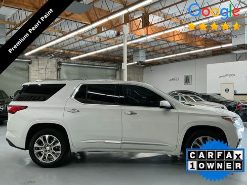 Used 2021 Chevrolet Traverse Premier FWD image 4