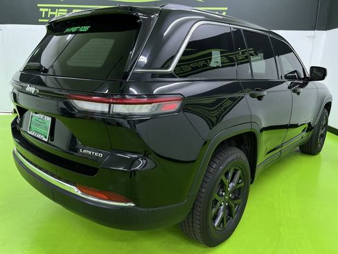 Used 2022 Jeep Grand Cherokee Limited AWD/4WD image 10