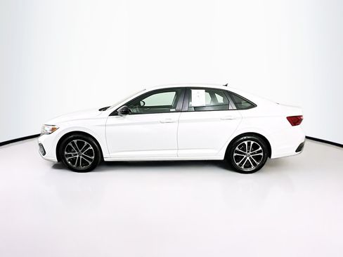 Used 2024 Volkswagen Jetta Sport FWD image 4