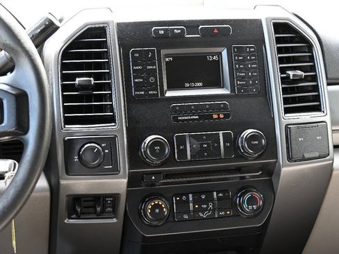 Used 2018 Ford F350 XLT w/ XLT Value Package RWD image 12