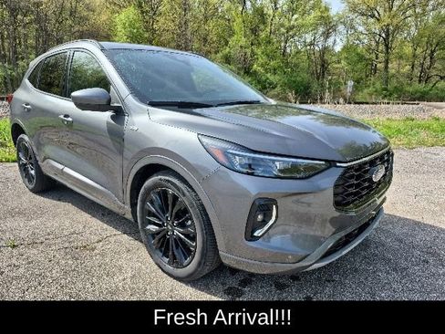 Used 2023 Ford Escape ST-Line Elite AWD/4WD image 8