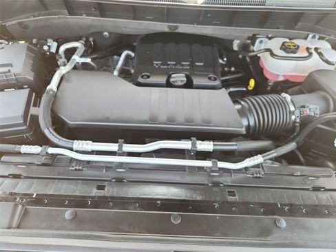 Used 2025 Chevrolet Silverado 1500 Custom AWD/4WD image 28