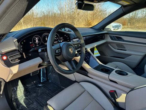 Used 2025 Porsche Taycan 4S AWD/4WD image 4
