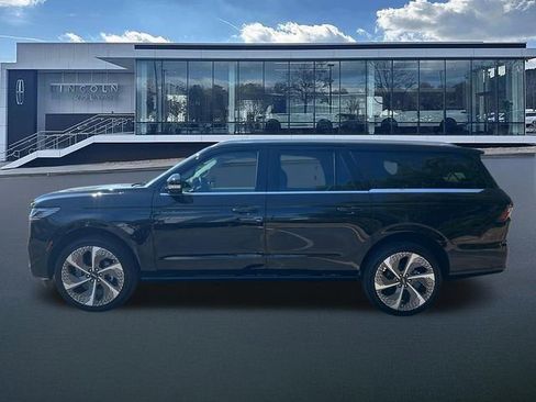 New 2026 Lincoln Navigator L Black Label AWD/4WD image 4