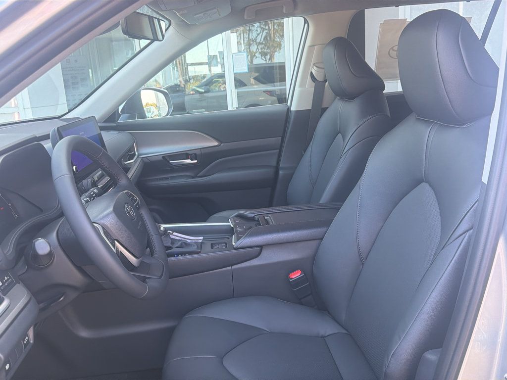 New 2026 Toyota Grand Highlander XLE FWD image 14