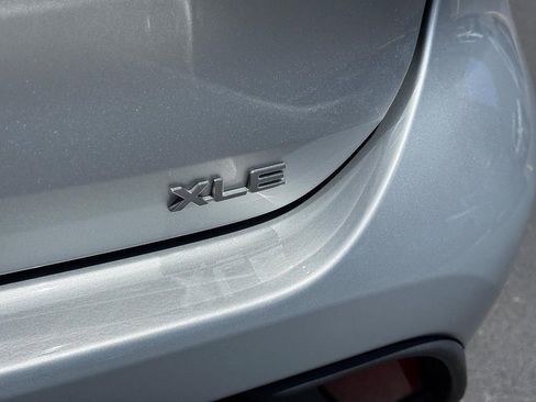 Used 2021 Toyota Highlander XLE FWD image 7