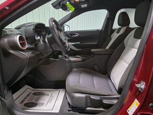 Used 2025 Chevrolet Trax RS w/ Driver Confidence Package FWD image 8