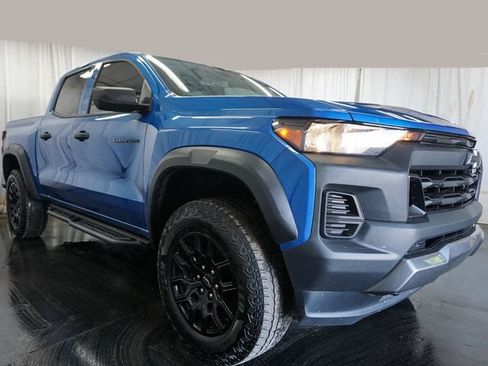 Used 2024 Chevrolet Colorado Trail Boss w/ Advanced Trailering Package AWD/4WD image 2