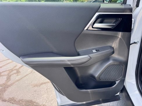 Used 2022 Mitsubishi Outlander ES FWD image 27