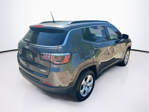 Used 2018 Jeep Compass Latitude w/ Popular Equipment Group AWD/4WD image 9