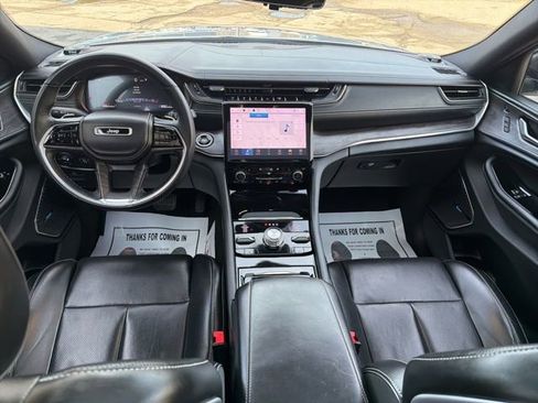 Used 2022 Jeep Grand Cherokee Overland w/ Luxury Tech Group IV AWD/4WD image 14