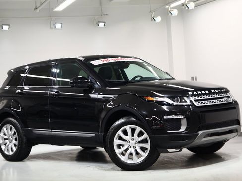 Used 2016 Land Rover Range Rover Evoque SE image 2