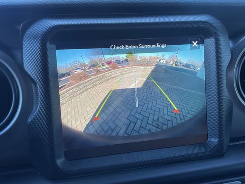 Used 2023 Jeep Wrangler Sport S image 27