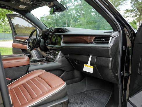 Used 2024 GMC Yukon Denali Ultimate w/ LPO, Floor Liner Package AWD/4WD image 25