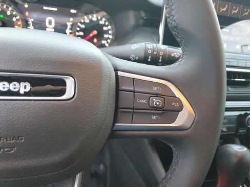 Certified 2025 Jeep Compass Latitude w/ Altitude Special Edition image 28