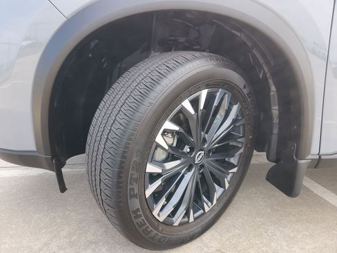 Certified 2025 Nissan Rogue SL w/ Tech Package image 33