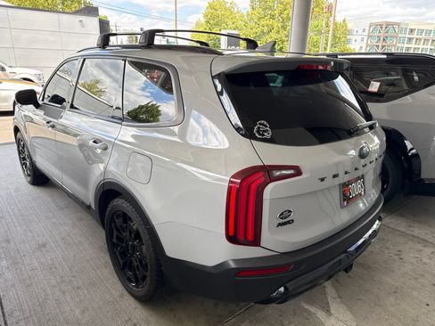 Used 2021 Kia Telluride SX w/ SX Prestige Package AWD/4WD image 2