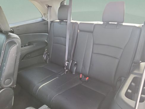 Certified 2022 Honda Pilot Touring image 17