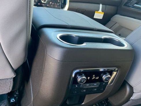 New 2026 GMC Yukon XL Elevation w/ Elevation Premium Package AWD/4WD image 18