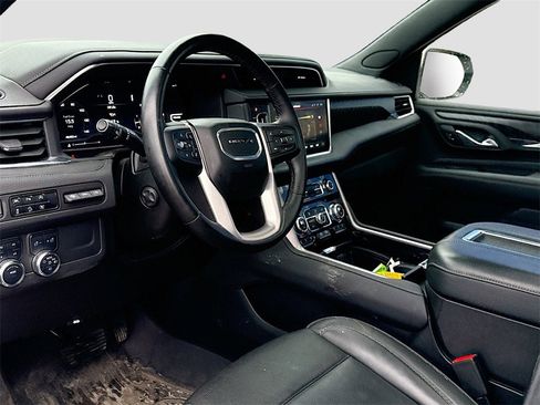 Used 2024 GMC Yukon Denali image 7