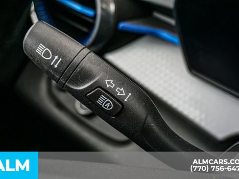 Used 2024 Chevrolet Trax LT w/ LT Convenience Package FWD image 34