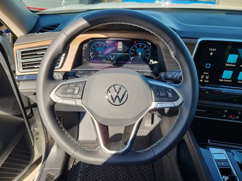 New 2026 Volkswagen Atlas SE image 16