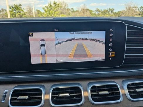 Used 2022 Mercedes-Benz GLS 450 4MATIC image 26