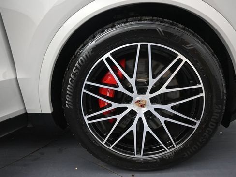 Used 2025 Porsche Cayenne S AWD/4WD image 41
