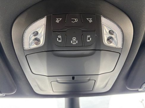 Used 2023 Chrysler Pacifica Touring-L w/ S Appearance Package AWD/4WD image 25