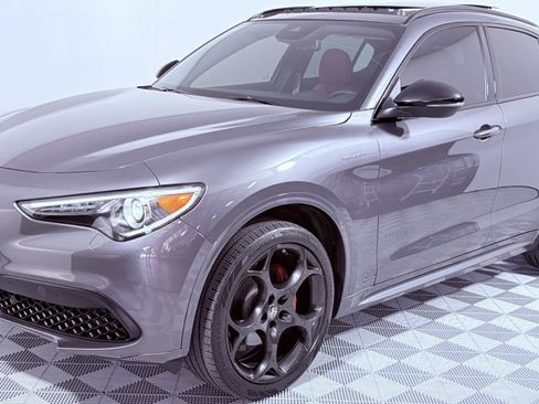 Used 2023 Alfa Romeo Stelvio Veloce AWD/4WD image 7