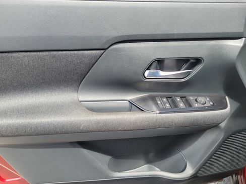 Used 2025 Nissan Kicks SV FWD image 32