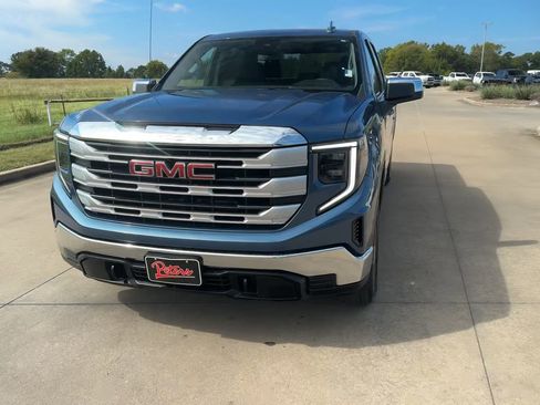 Used 2024 GMC Sierra 1500 SLE image 4