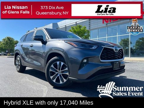 Used 2024 Toyota Highlander XLE AWD/4WD image 1
