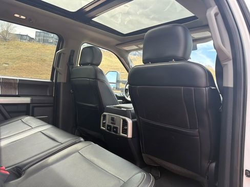 Used 2019 Ford F450 Lariat w/ Lariat Ultimate Package AWD/4WD image 28