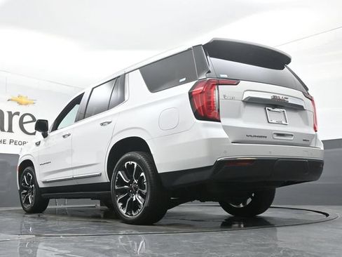 Used 2023 GMC Yukon SLT w/ SLT Luxury Package AWD/4WD image 5