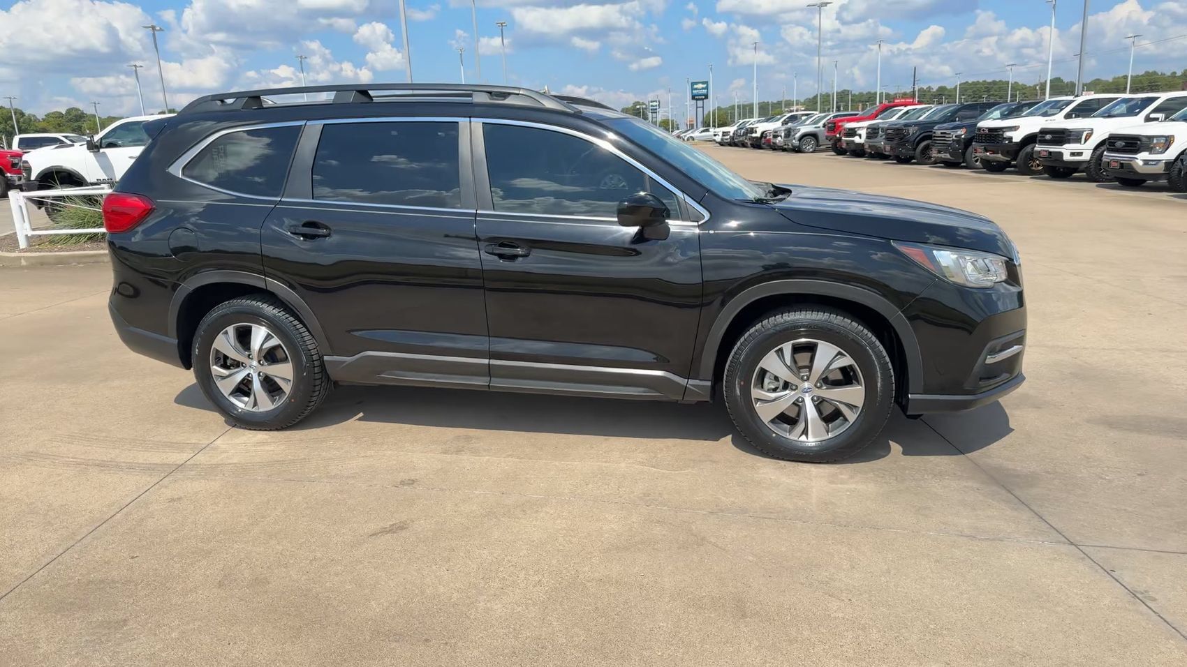 Used 2020 Subaru Ascent Premium w/ Convenience Package AWD/4WD image 2