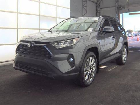 Used 2021 Toyota RAV4 XLE Premium FWD image 3