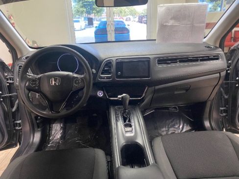 Used 2022 Honda HR-V EX image 13