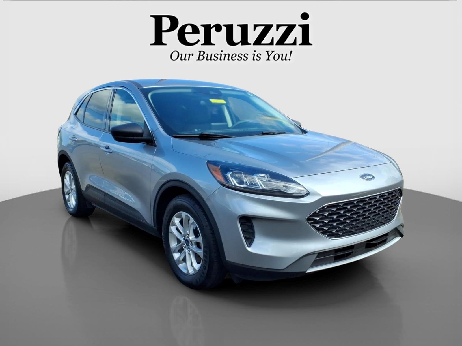 Used 2022 Ford Escape SE FWD image 1