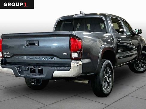 Used 2022 Toyota Tacoma SR5 AWD/4WD image 13