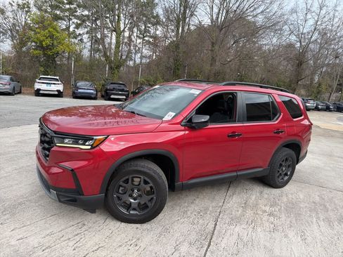 Used 2023 Honda Pilot TrailSport image 4