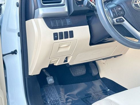 Used 2016 Toyota Highlander XLE image 17